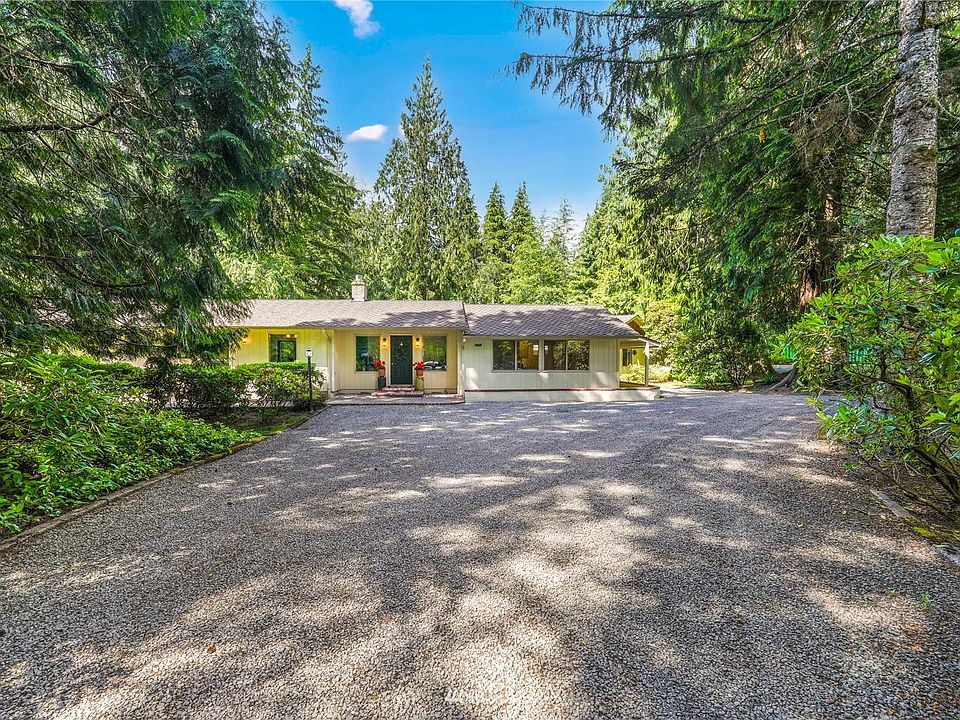1st image of 23942 Thornwood Pl