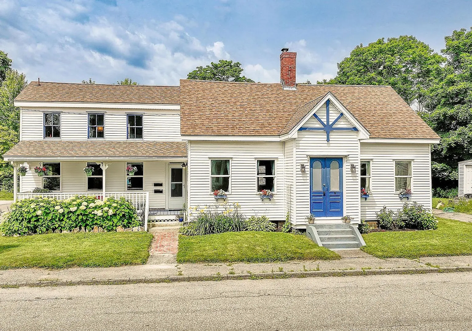 Upgraded and renovated with parking and pets ok! Walk to Sandy Beach, Rockland Harbor and the boa... — Photo 4