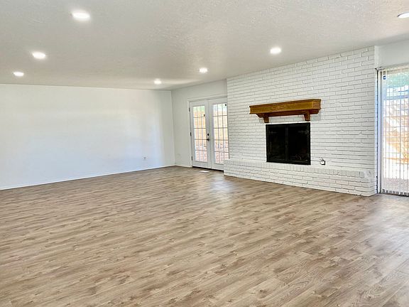 3rd image of 6336 N Villa Ave