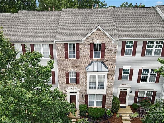 2nd image of 9546 Blossom Hill Dr