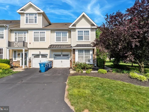 17 Old Cedarbrook Rd, Wyncote, PA 19095