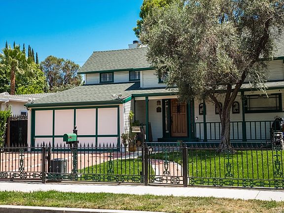 2nd image of 22106 Buena Ventura St