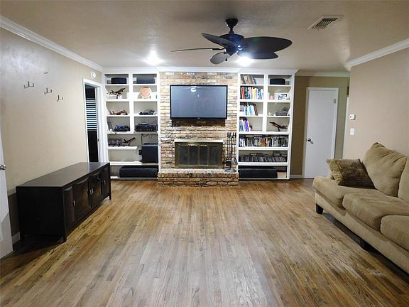 5th image of 1431 Oak Hills Dr