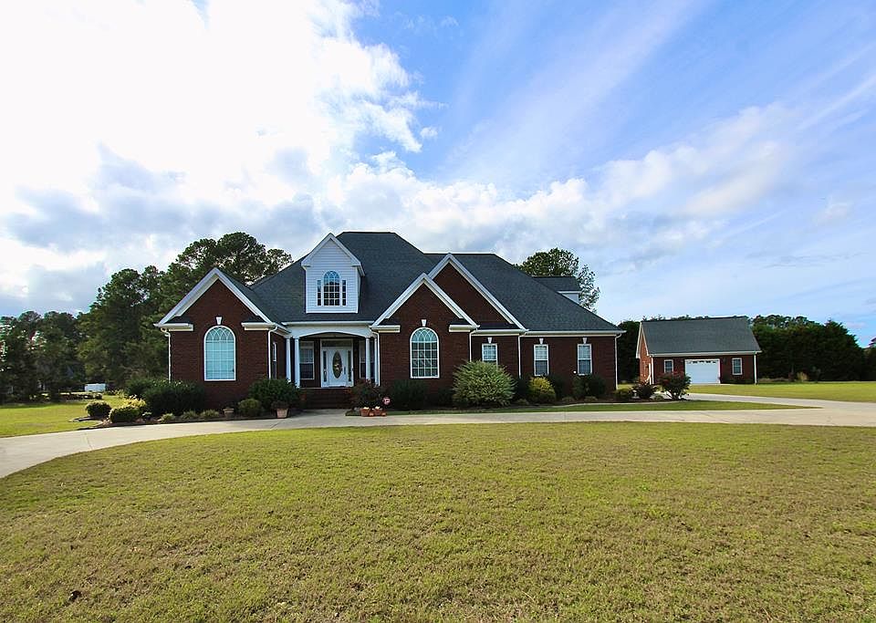 1st image of 211 Hyde Park Dr