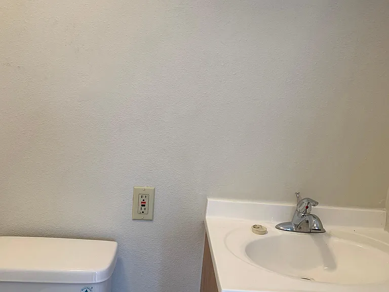 532 Rochex Ave — Photo 16
