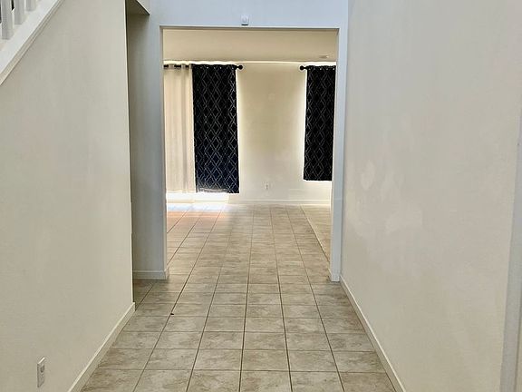 4th image of 2552 E Scarlett Ln