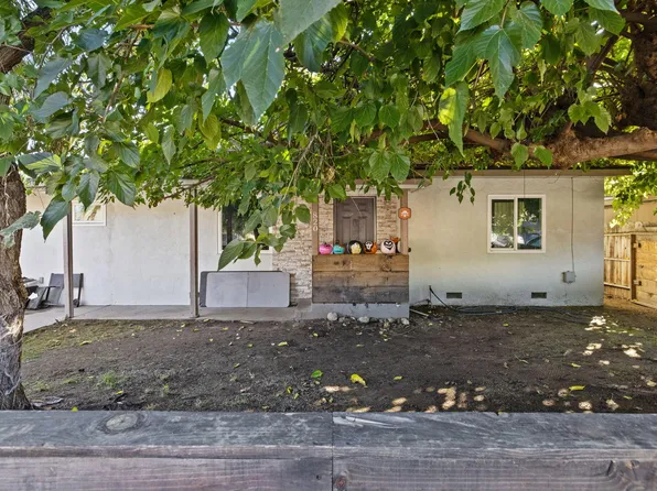 820 N Floral Street, Visalia, CA 93291