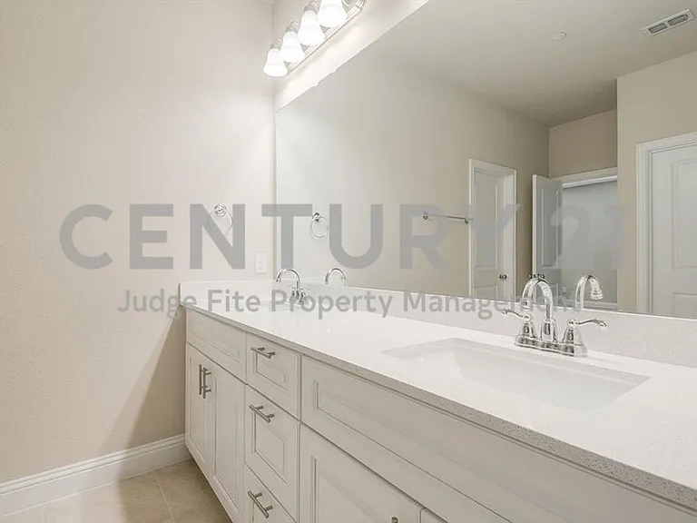 4720 Piedras Lanzar Dr — Photo 12