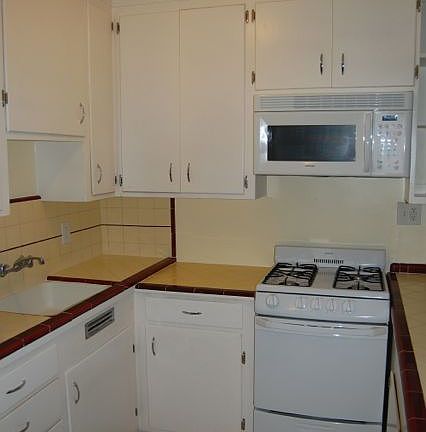 4th image of 2408 P St APT 3