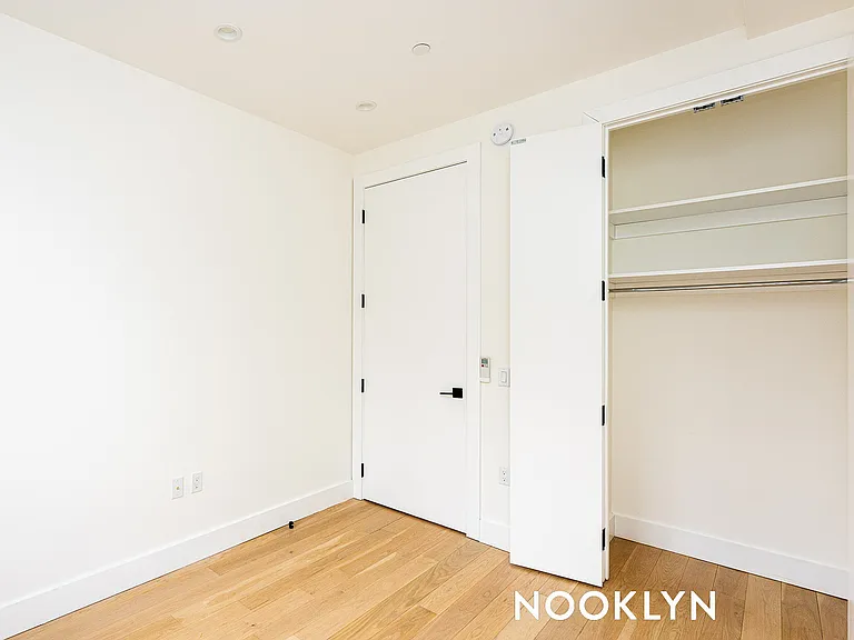 1052 Greene Ave #6C — Photo 9