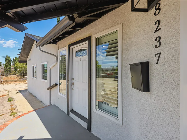 8237 Churchill Dr — Photo 1