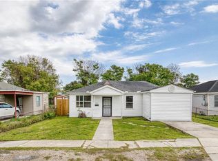 2321 Hero Dr, Gretna, LA 70053