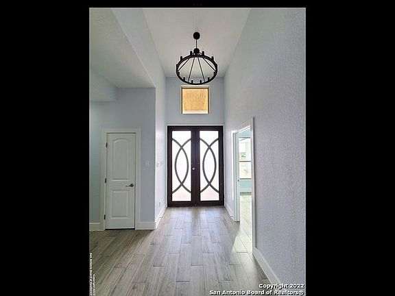 4th image of 133 Summer Meadow Dr