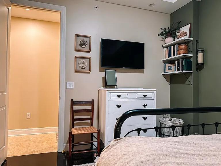 1101 Walnut St #1004 — Photo 9