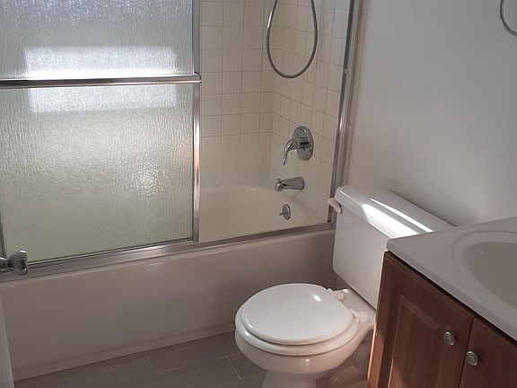 4th image of 405 Rogell Ct