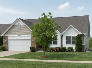 10250 Swan Lake Cir, Ypsilanti, MI 48197