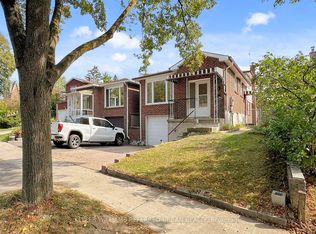 15 Thistlewaite Cres, Toronto, ON M1S3Y8