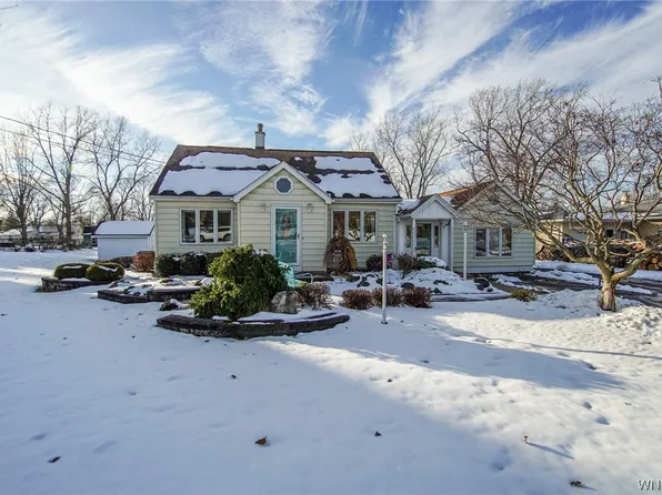 130 Winona Rd, Elma, NY 14059