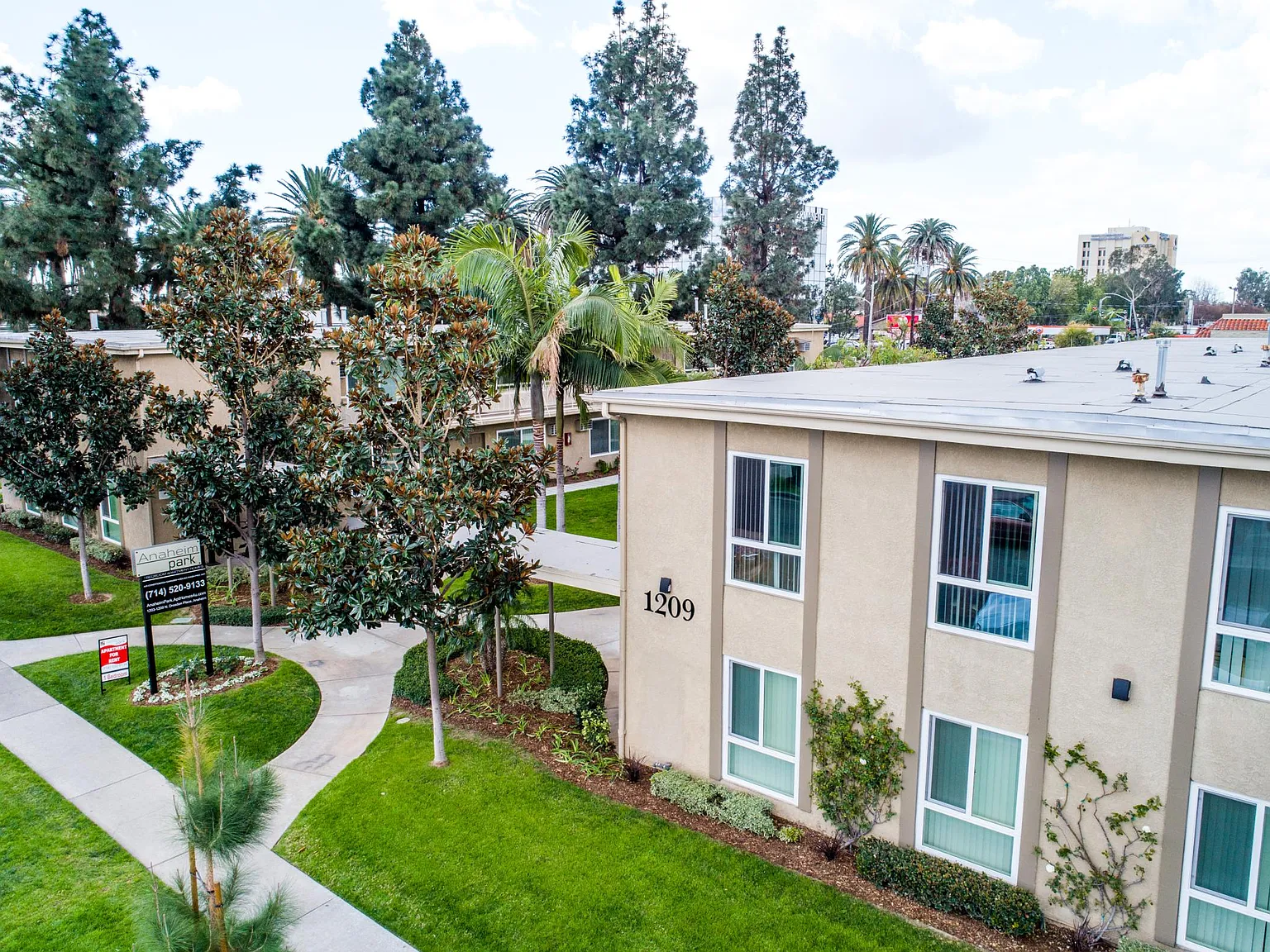 Anaheim Park Apartments — Photo 4