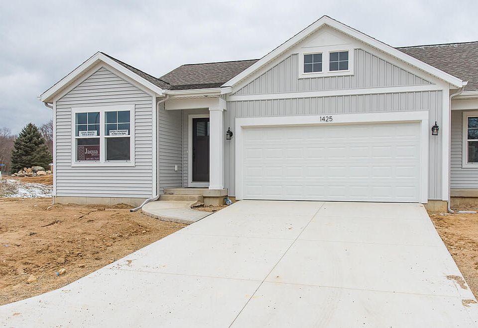 1st image of 1425 N Village Cir