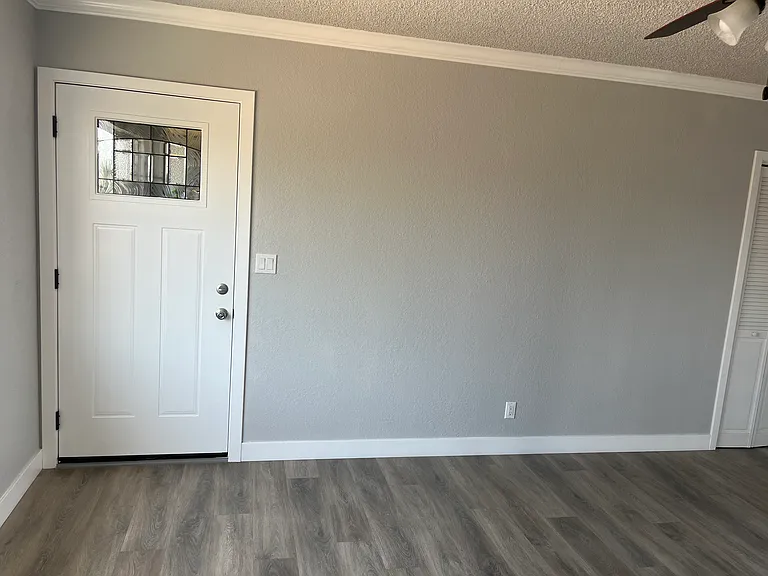 5908 Estrella Ave #3 — Photo 7