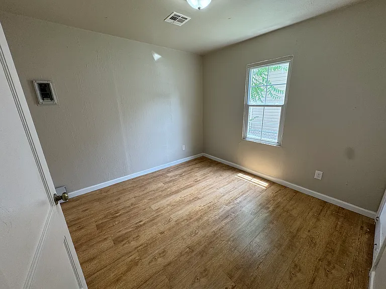 3416 S Liberty Ave — Photo 8