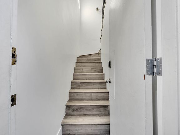 4th image of 24 20th Ave #12B