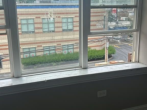 2nd image of 6328 N Claremont Ave #3