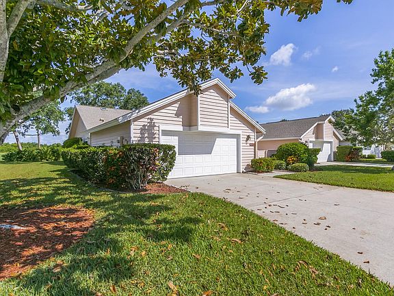 12_826RidgeLake003_mls