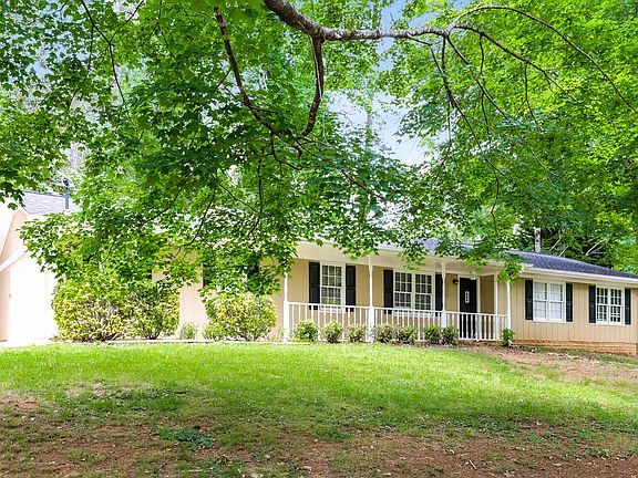 3rd image of 6206 Shallow Creek Ln