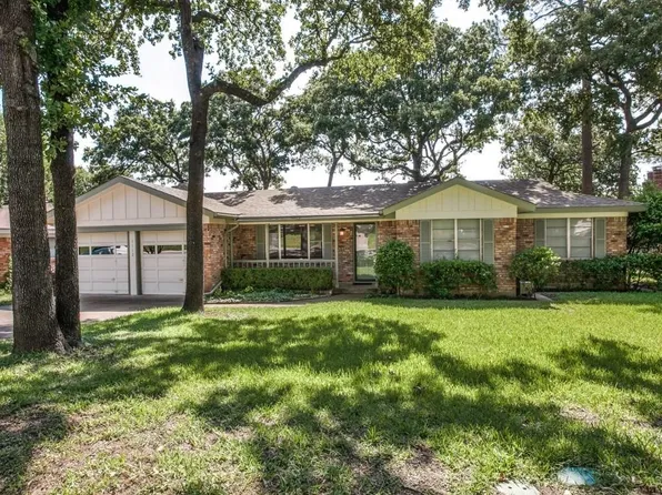 1112 Birch St, Hurst, TX 76053