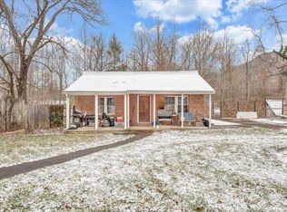 2961 Bradshaw Rd, Salem, VA 24153