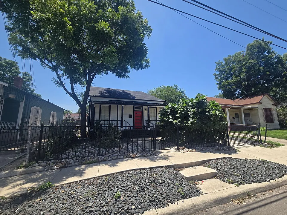 1118 Nolan St