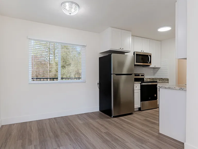 Bella Vista on Bancroft — Photo 18
