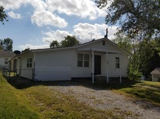 700 E Gordon St, Marshall, MO 65340