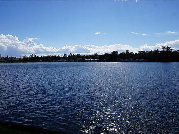 5th image of 00000 Lakeview Ct