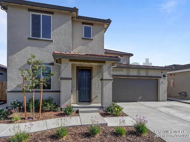 1474 Dorrington Ln — Photo 2