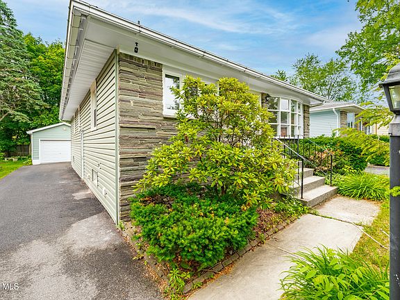 2nd image of 32 Carroll Avenue
