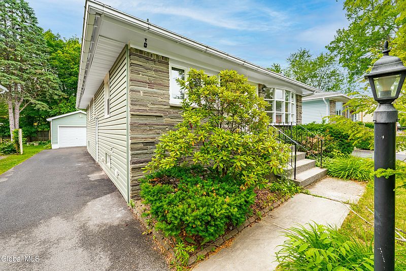 2nd image of 32 Carroll Avenue