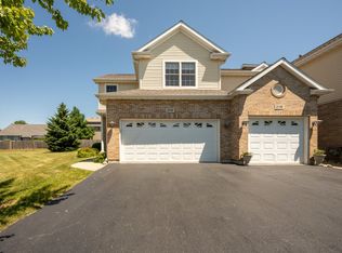 2113 Autumn Ln, Dekalb, IL 60115