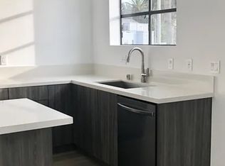 1317 Cabrillo Ave #A-B, Venice, CA 90291