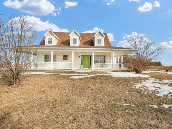 1465 North St #1450-E, Villa Grove, IL 61956