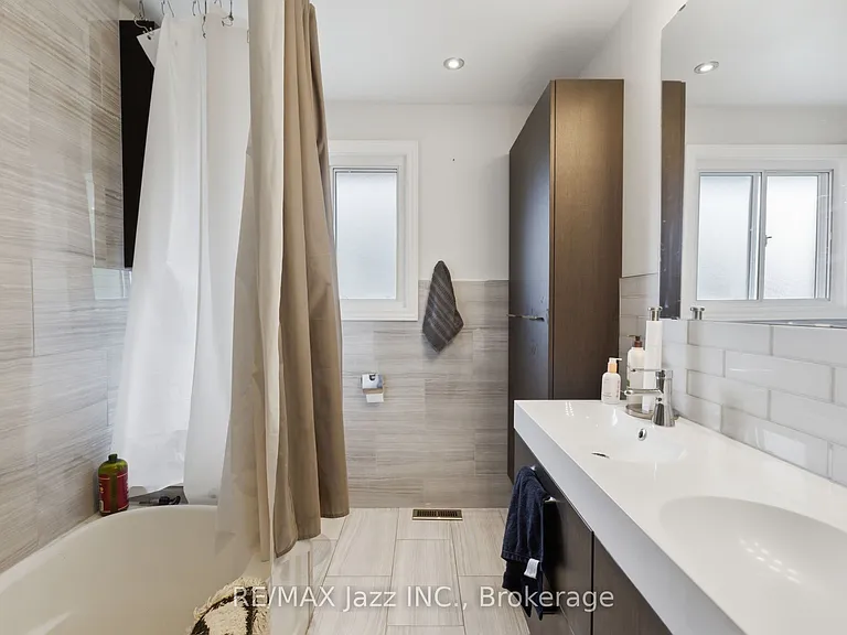 1235 Somerville St #UPPER FLOOR — Photo 12
