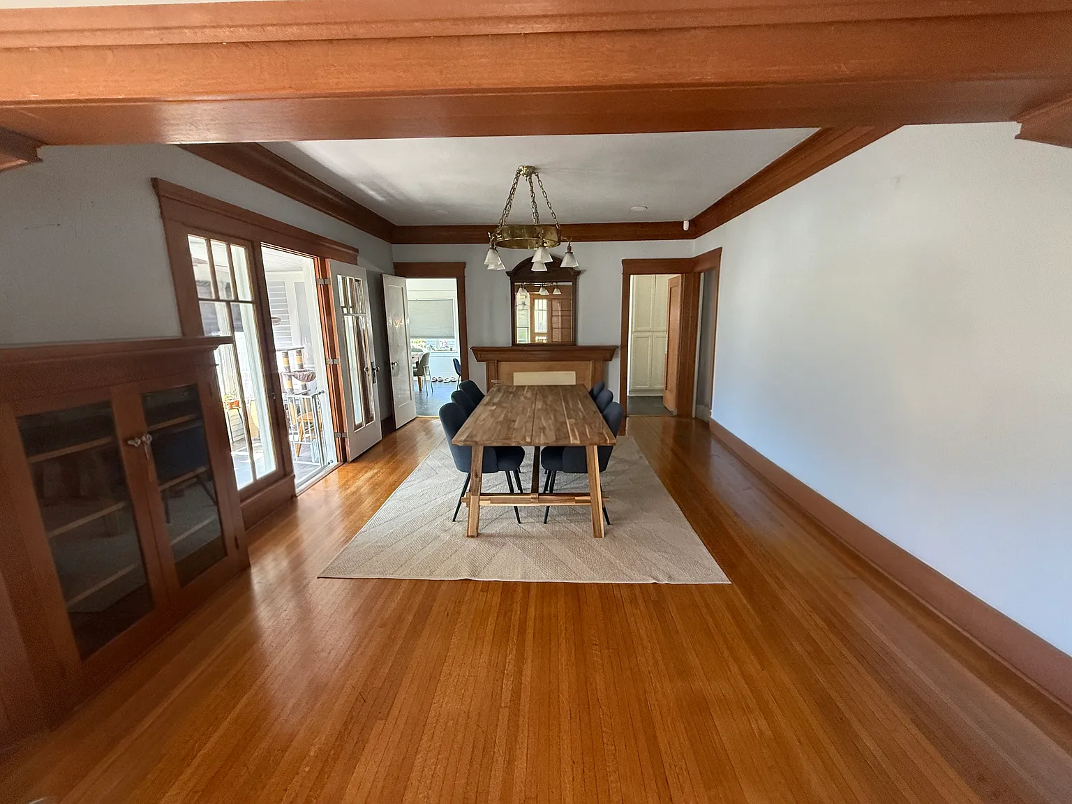 3 bed, 1995 sqft, $4,095 — Photo 2