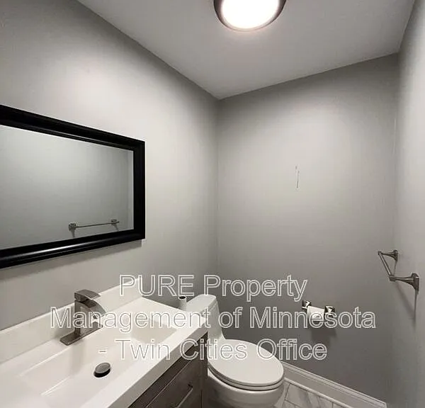 7420 Hyde Park Cir — Photo 32