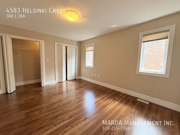 4583 Helsinki Cres — Photo 12