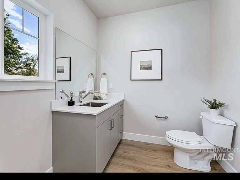 2285 N Shaelyn Ln — Photo 4