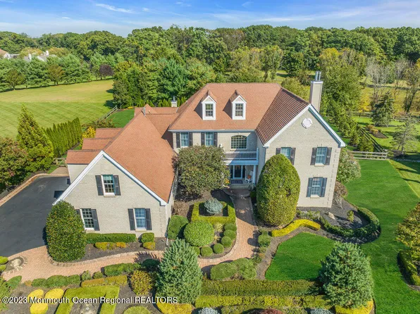 24 Gallant Fox Road, Tinton Falls, NJ 07724
