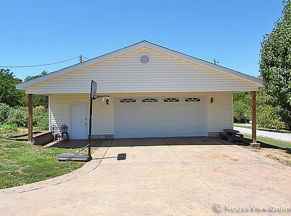 2nd image of 14424 Aspen Ln