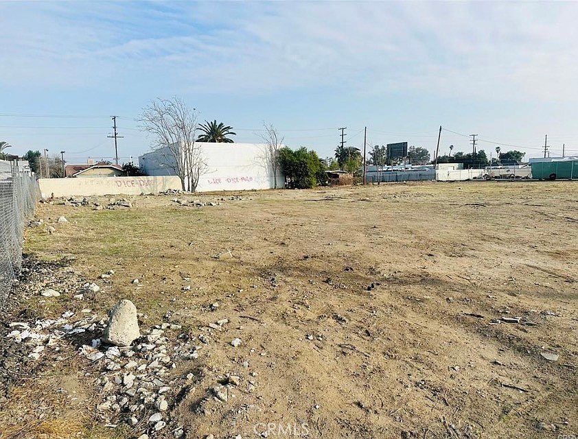 1st image of 323 S Mayfield Ave #3